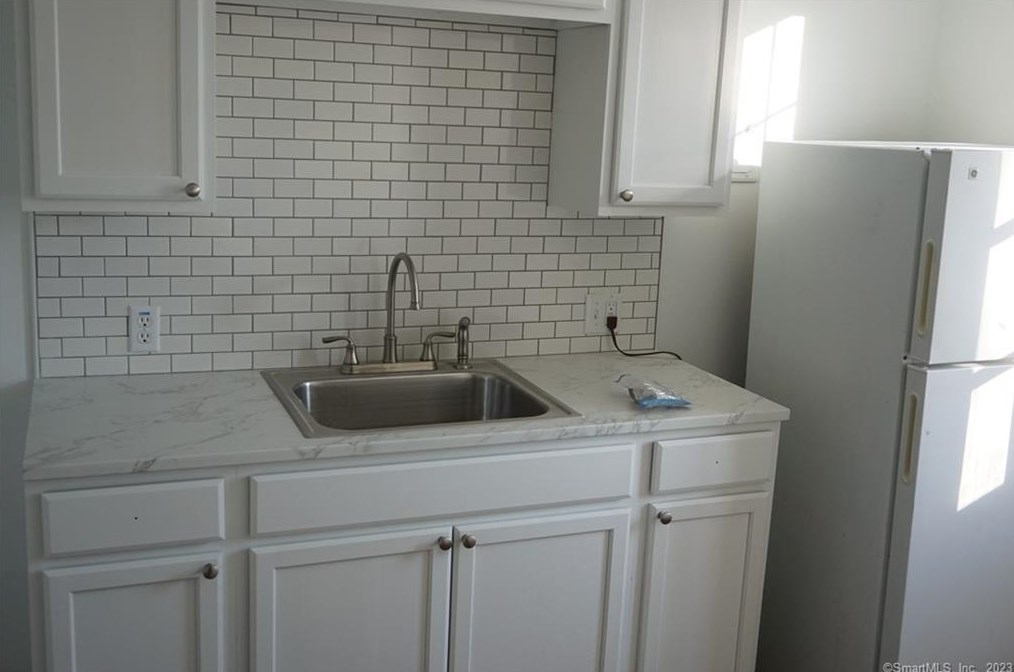 17 Garden Dr #d, Manchester, CT