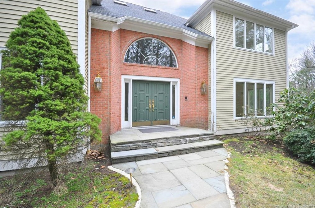 15 Tallwood Ln, Simsbury, CT 06089