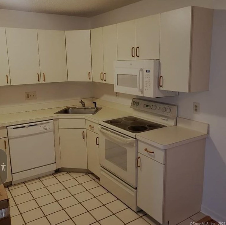 794 Oronoke Rd #23, Waterbury, CT 06708