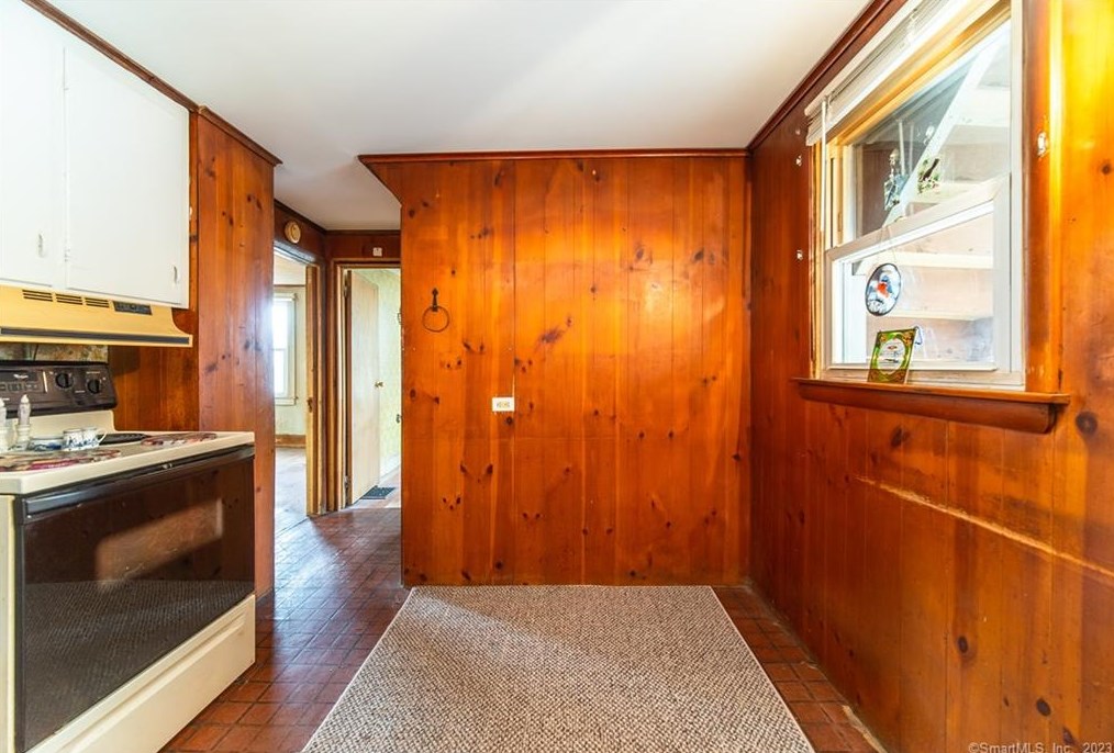 89 Old Turnpike Rd, Southington, CT 06489