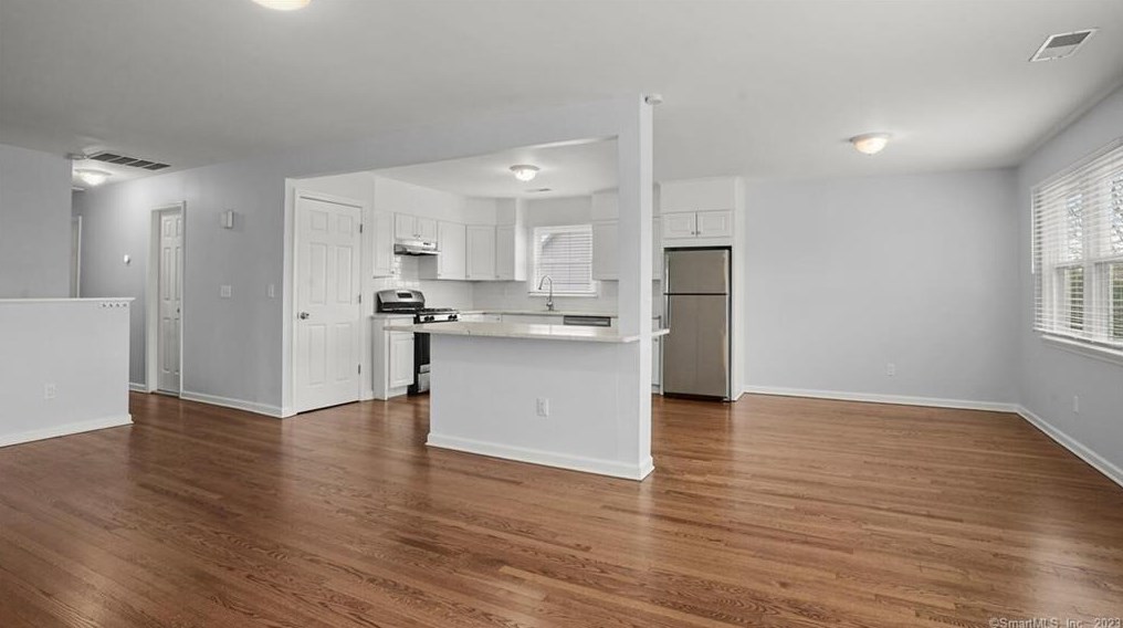27 High St #b, Greenwich, CT 06830