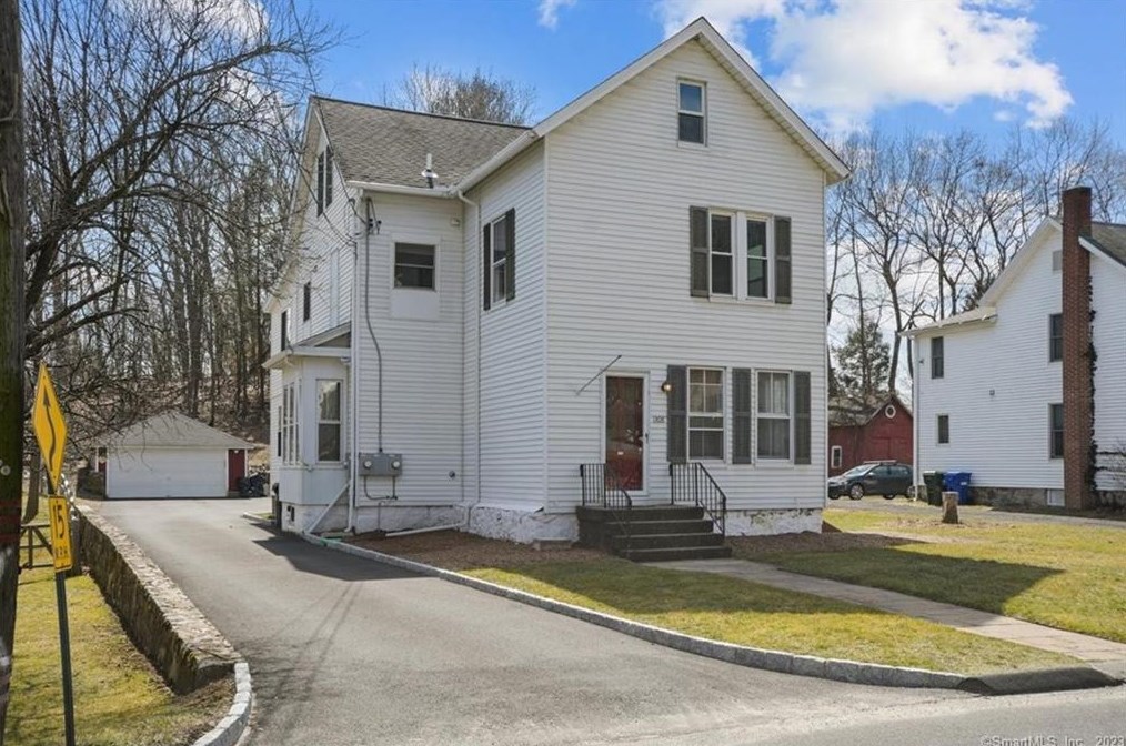 25 Hickok Ave #2, Bethel, CT 06801