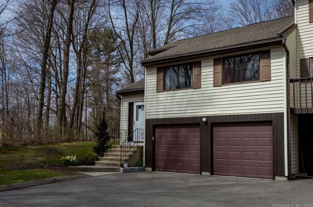 1 Oak Forest Dr Unit 1, Manchester, CT