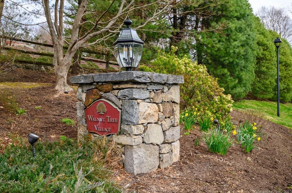 82 Haley #82, Sandy Hook, CT 06482
