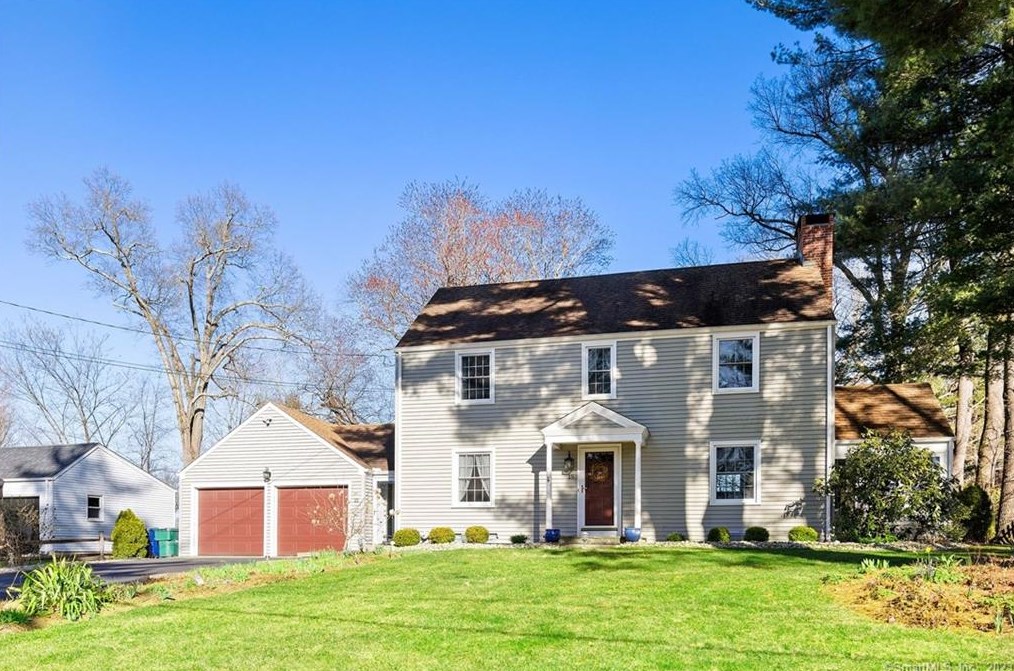 15 Knollwood, Bloomfield, CT 06002