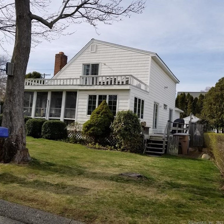 31 Sea Breeze Ave, Niantic, CT 06357