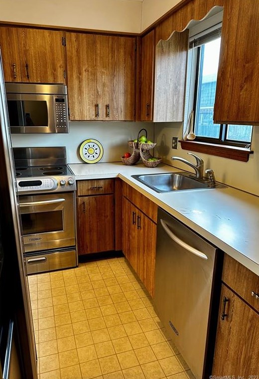 1400 Meriden Rd #5-6, Waterbury, CT 06705