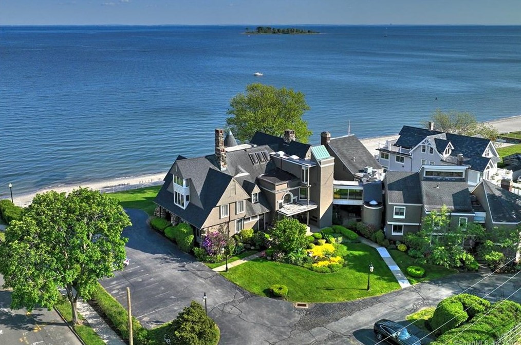 8 Seaside Ave, Milford, CT 06460