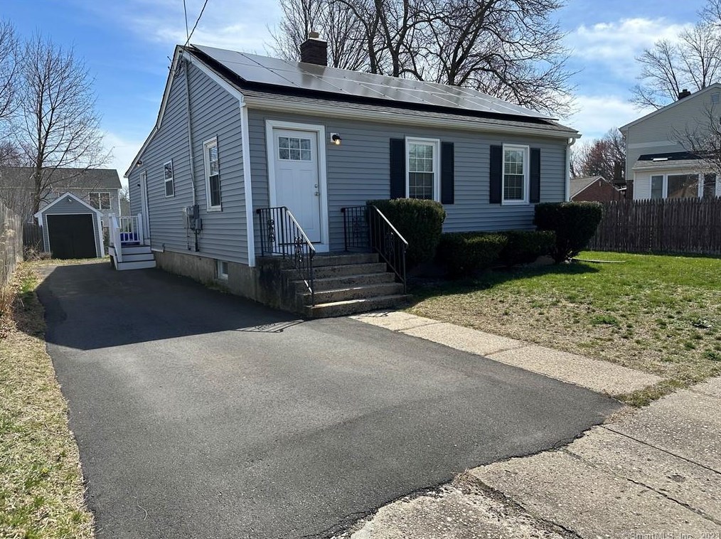83 Sunnyridge Dr, Plantsville, CT 06479