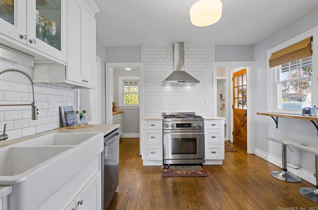 36 Dartmouth Ave, Hartford CT  06110-1209 exterior