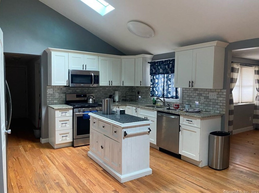 3 Summerfield St, Union City, CT 06770