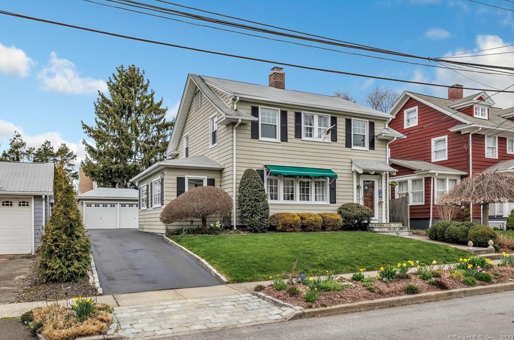 60 Sedan Ter, Fairfield, CT 06825-1745
