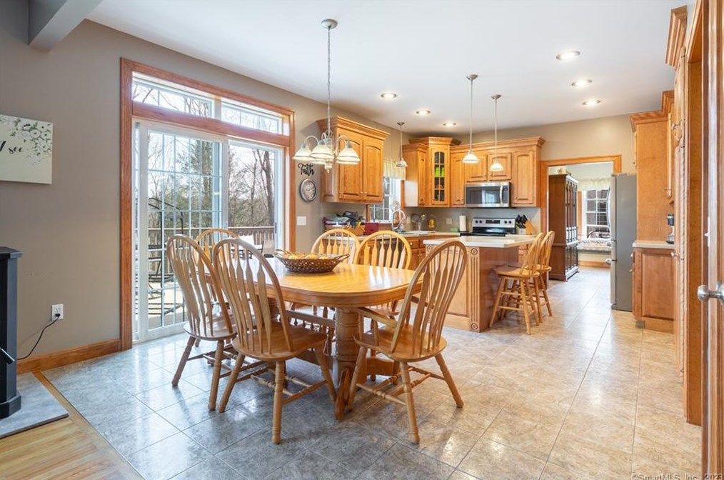 44 Ratlum Mountain Rd, Winsted CT  06063-1807 exterior