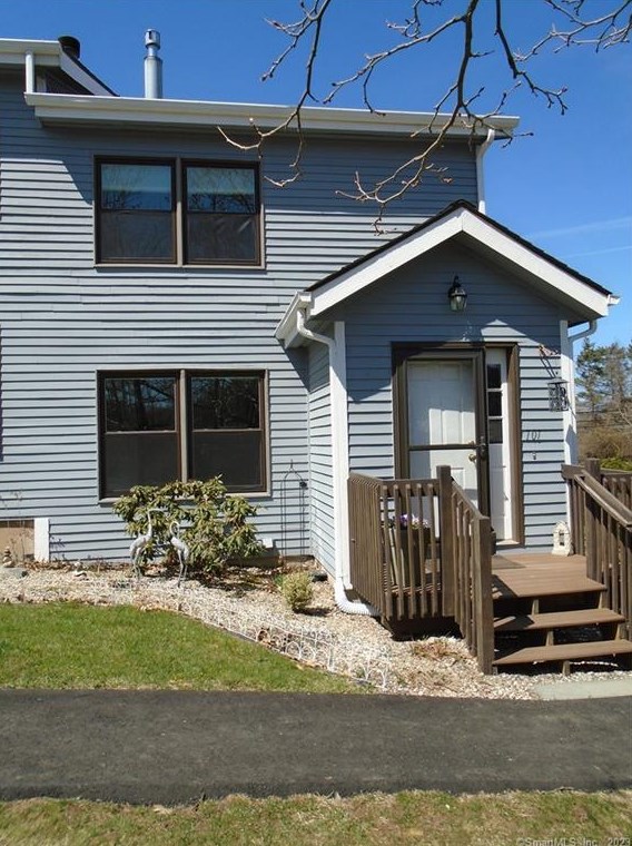 101 Lake Vista #101, East Hampton, CT 06424