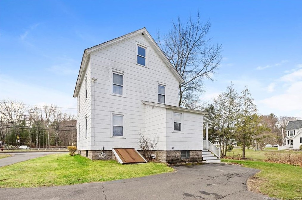 136 West St, Simsbury, CT 06070