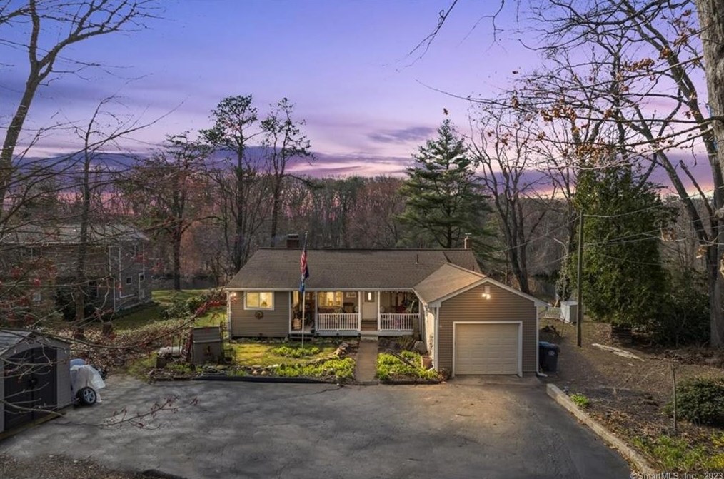 55 Harvard Terrace, Gales Ferry, CT 06335