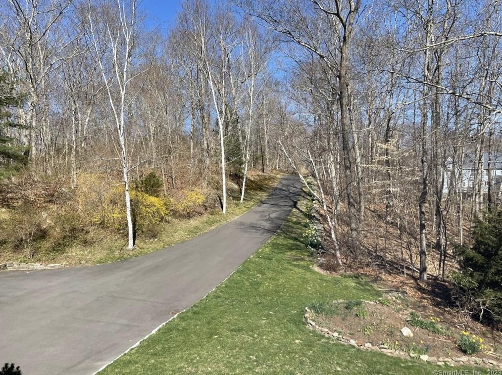 9-1 Squire Hill, Lyme, CT 06371