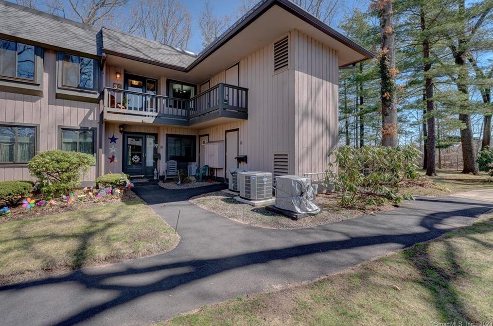 36 Coach Dr #36, Southington, CT 06489