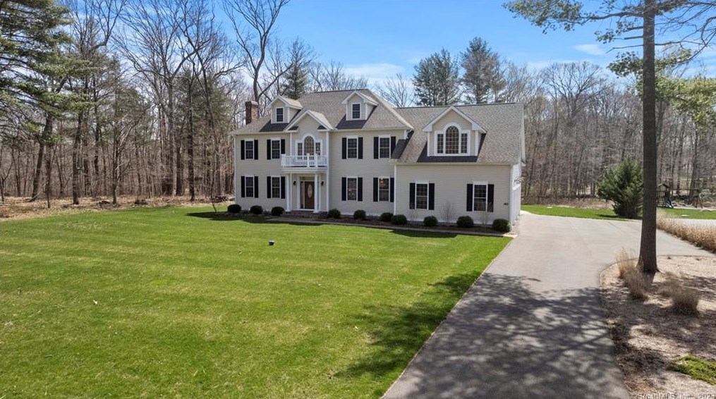 163 Pine Grove Rd, Guilford, CT 06437