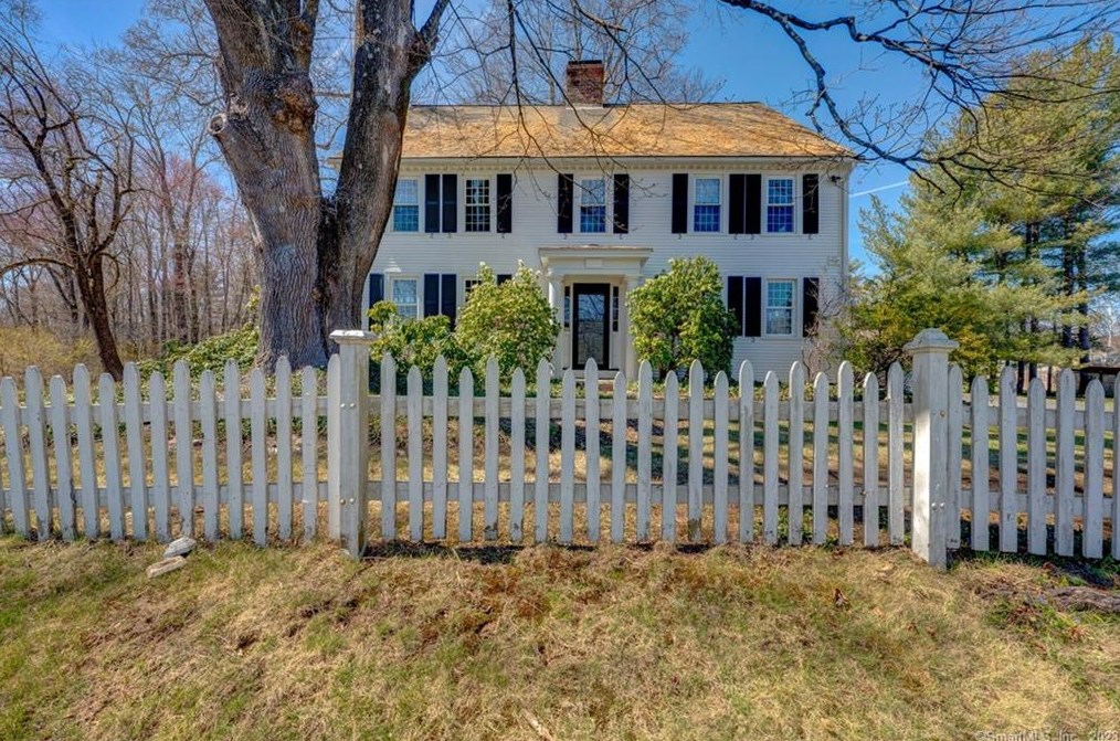 61 Maple Ave, Bloomfield, CT 06002