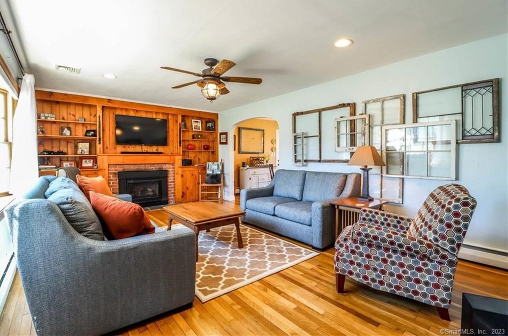 6 Fleetwood, Sandy Hook, CT 06482