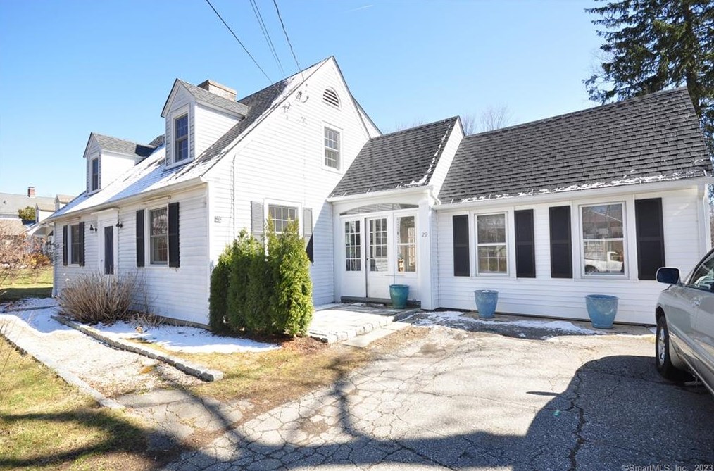 29 Woodruff St, Litchfield, CT 06759