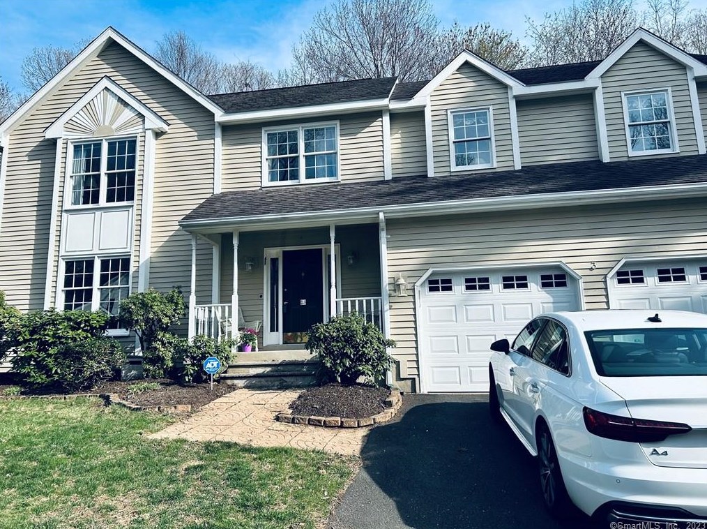3 Village View Ln, Unionville, CT 06085