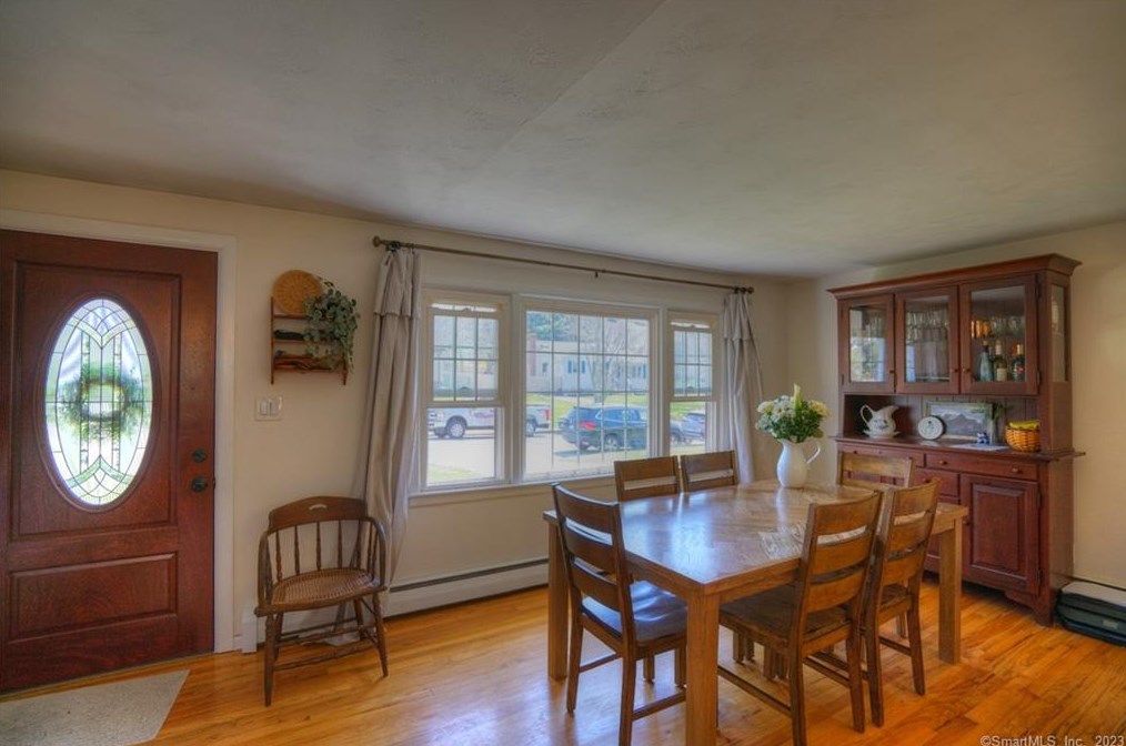 47 Noank Ledyard Rd, Mystic CT  06355-1615 exterior