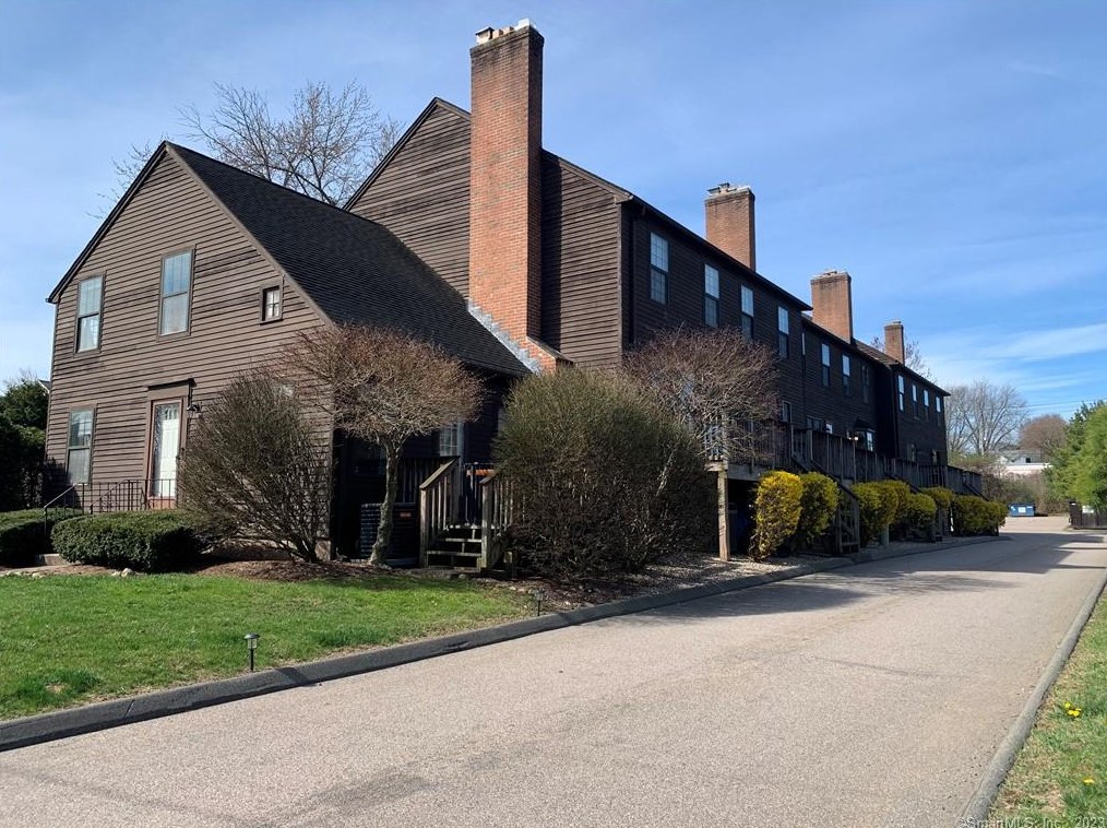35 Spring St, Hartford CT  06105-2112 exterior