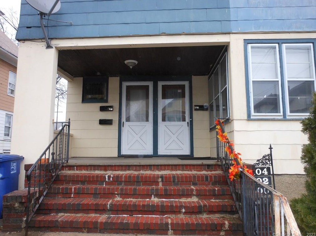 100 Kent Ave, Bridgeport, CT 06610