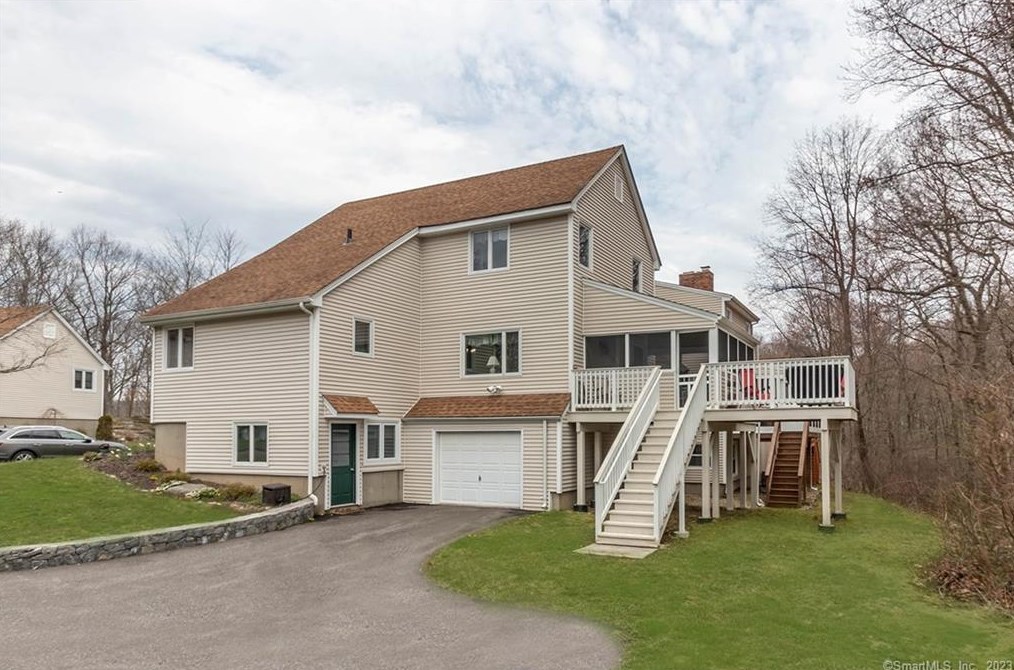185 Stonehedge #185, Huntington, CT 06484