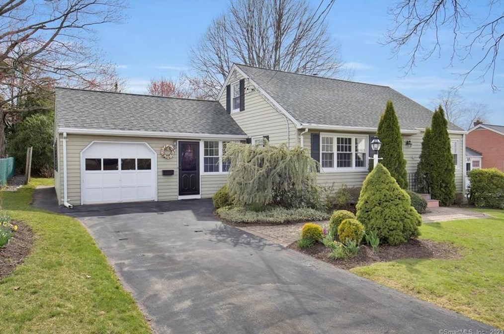 63 Prospect Ave, Meriden, CT 06451-5260