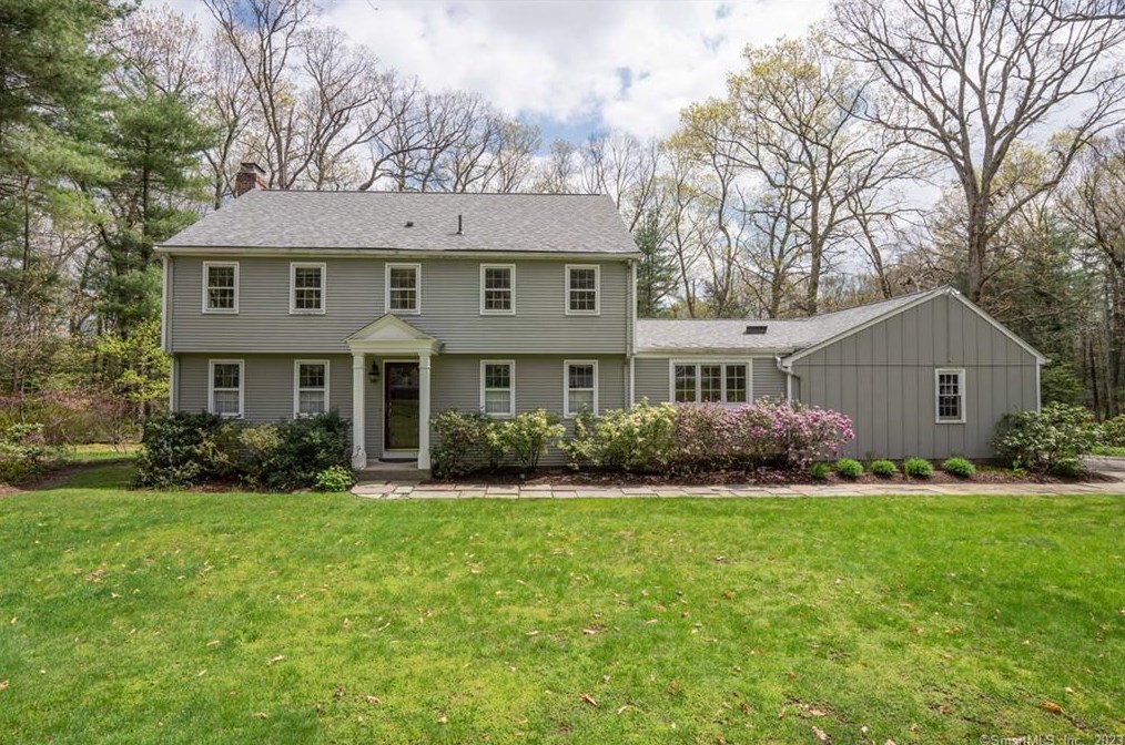 24 Fox Den Rd, Simsbury, CT 06092