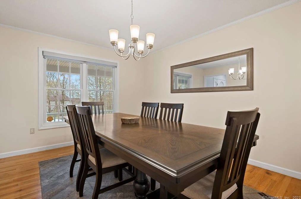 210 Collindale Dr, Meriden CT  06450-8315 exterior