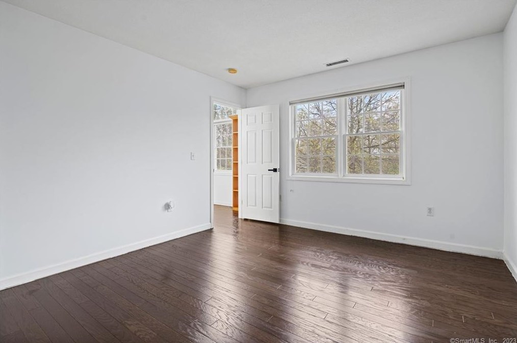 210 Collindale Dr, Meriden CT  06450-8315 exterior