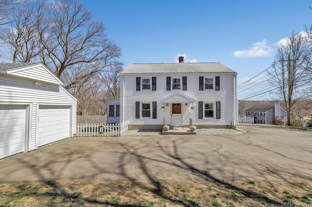 40 Tavern Rock Rd, Stratford, CT 06614