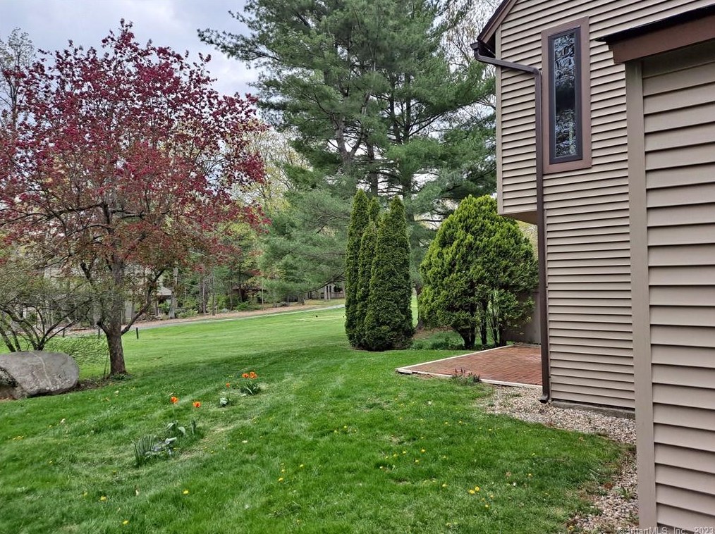 12 Sycamore #12, Avon, CT 06001