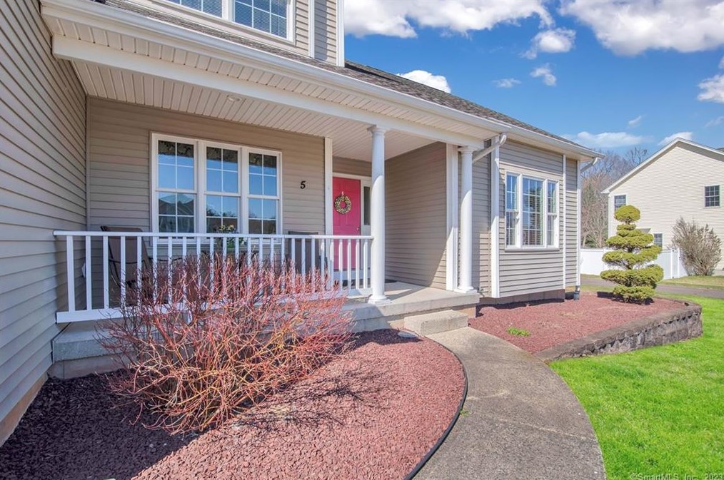 5 Szepanski, Windsor Locks, CT 06096