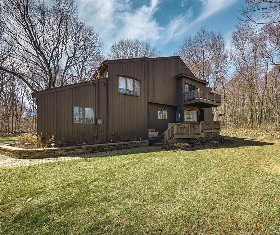 10 Timber Hill Rd, Waterbury, CT 06712