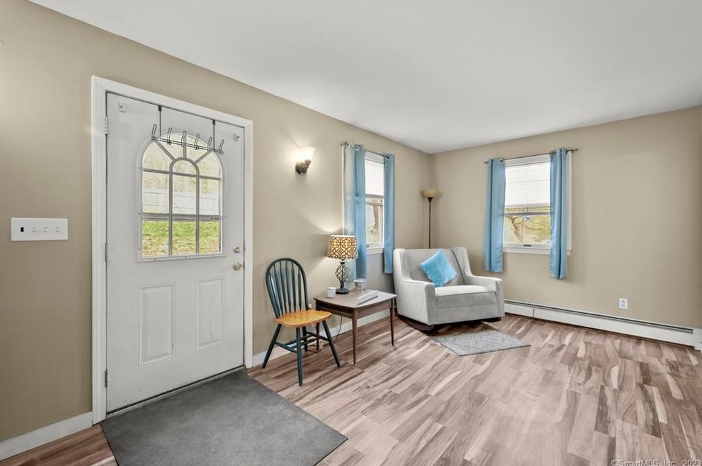 11 Pumpkin Hill Ln, Northville CT  06776-4622 exterior