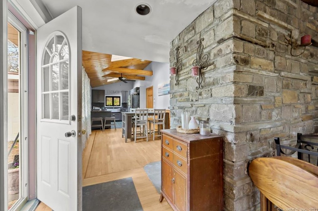 11 Pumpkin Hill Ln, Northville CT  06776-4622 exterior