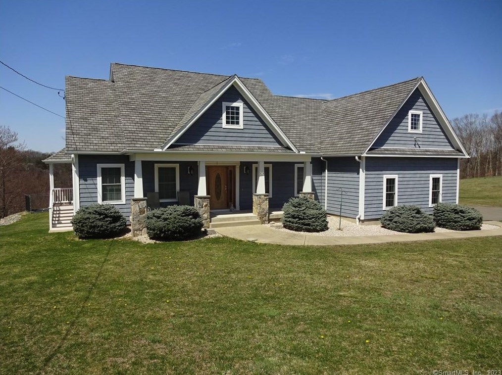 454 Skokorat Rd, Beacon Falls, CT 06403