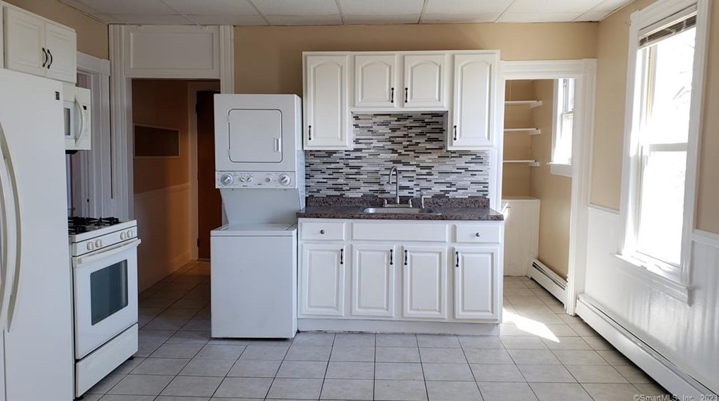 302 Allen St #3, New Britain, CT 06053