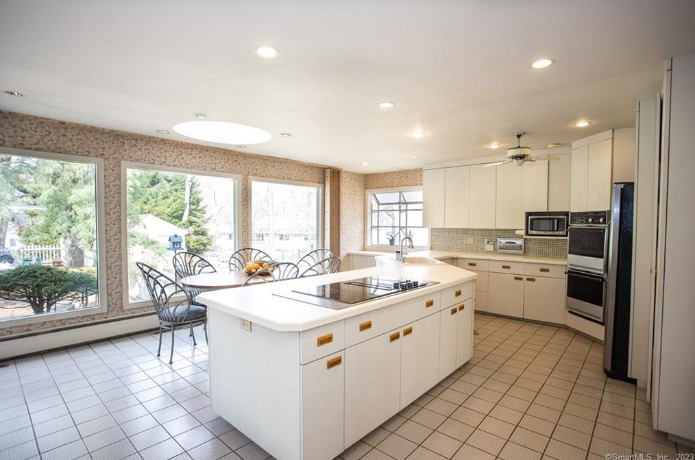 62 Sherwood, Norwich, CT 06360