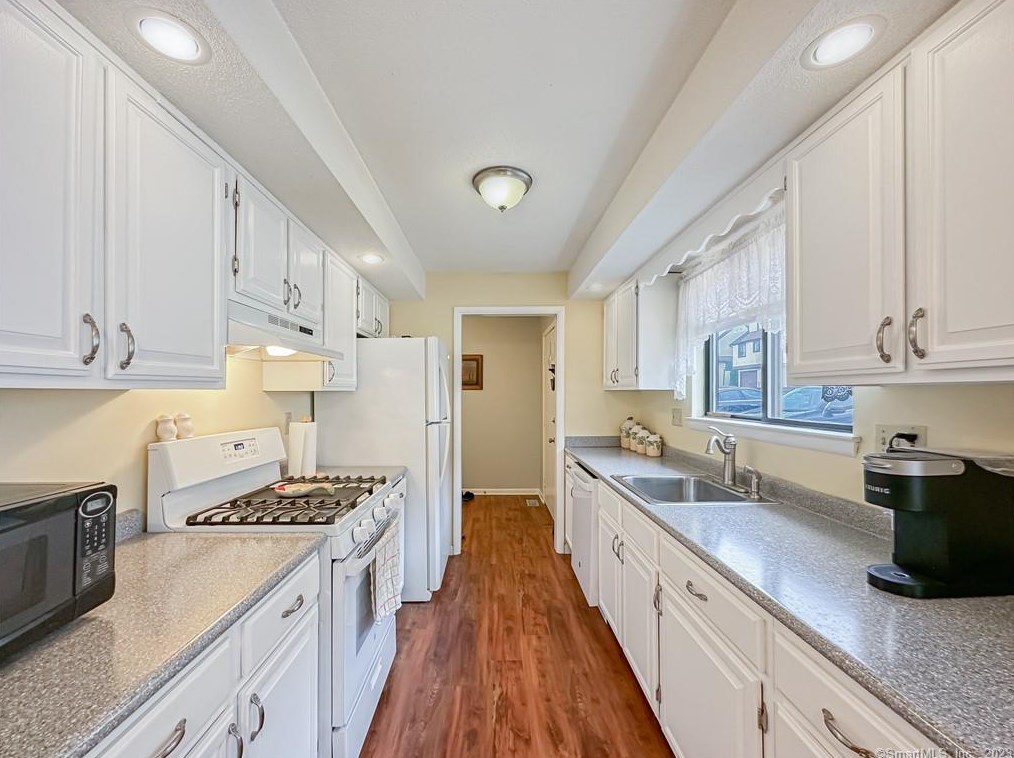 155 Beacon Hill #155, Beacon Falls, CT 06403