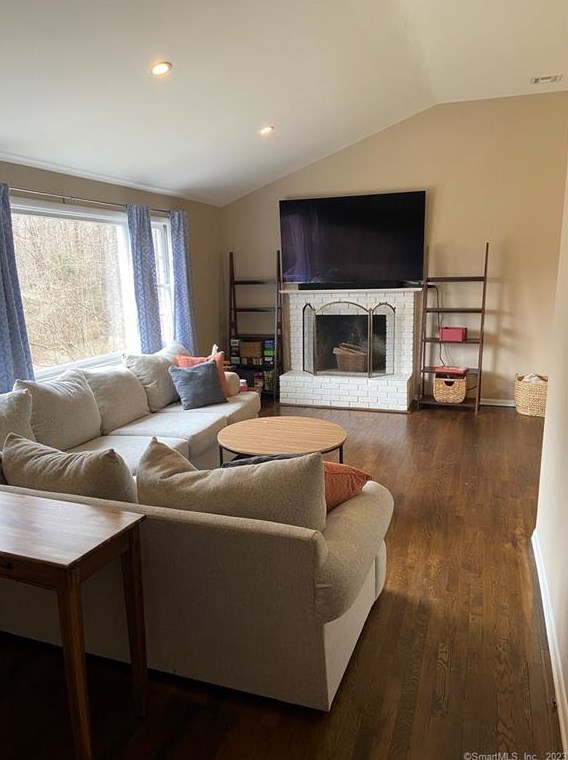 19 Dodge Dr, Huntington, CT 06484