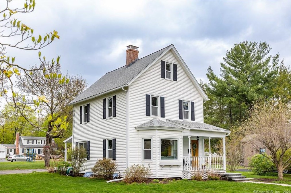 9 E Tomstead Rd, Simsbury, CT 06070