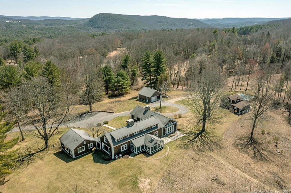 272 Under Mountain Rd, Salisbury, CT 06068