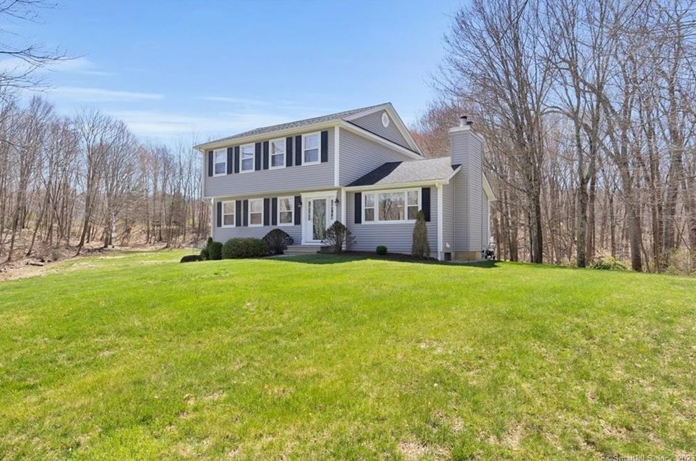 1053 Woodbury Rd, Watertown, CT 06795