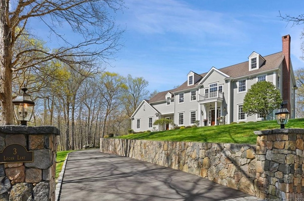 3 Logan Ln, Weston, CT 06883-1444